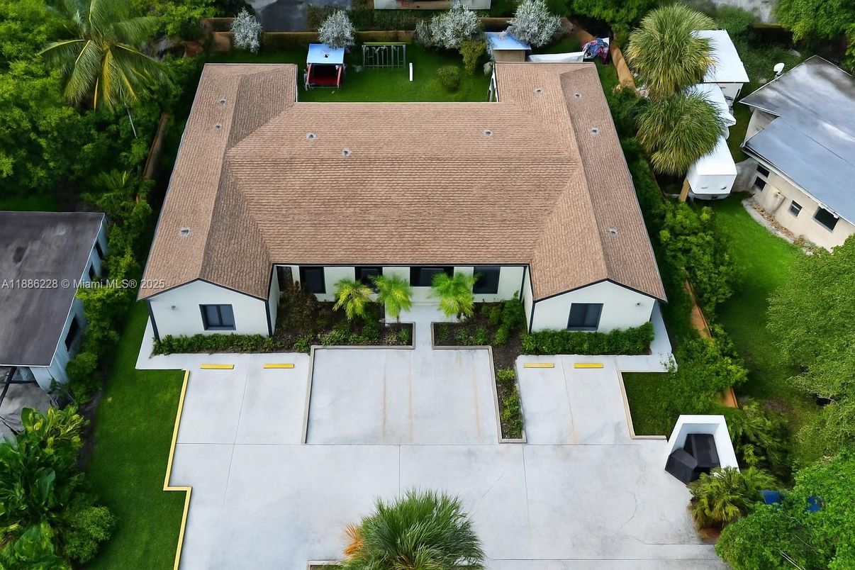 Exterior, Drone