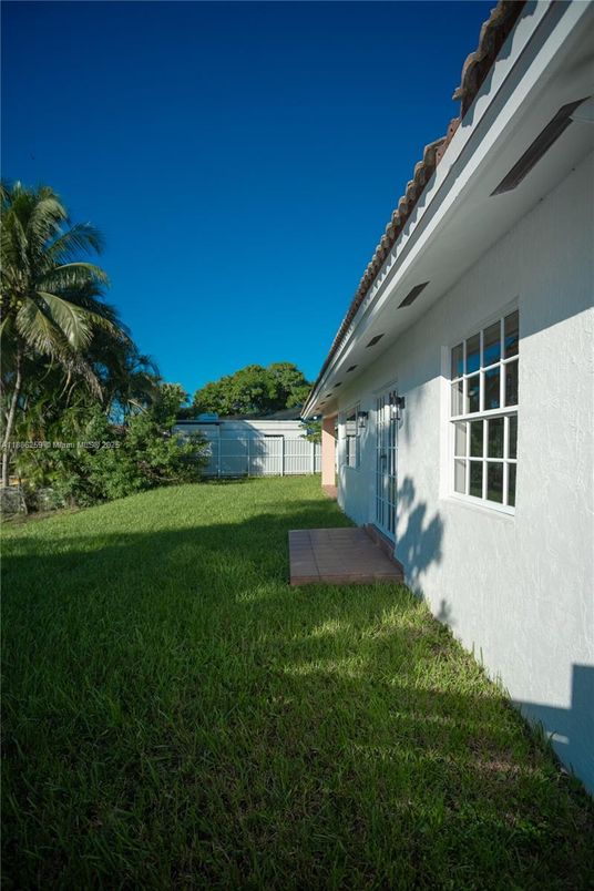 Backyard, Exterior