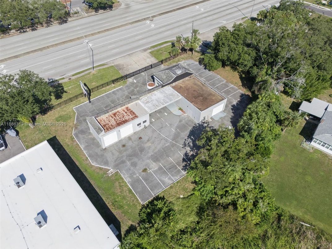 Exterior, Drone