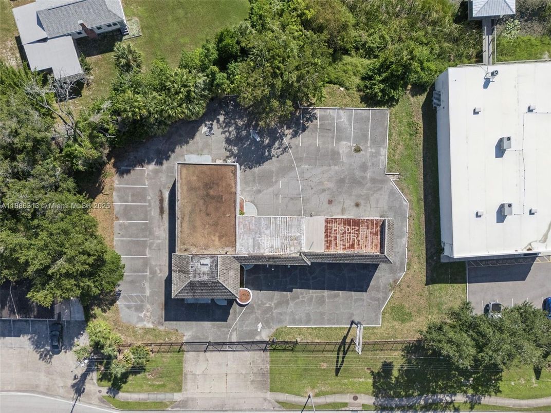Exterior, Drone