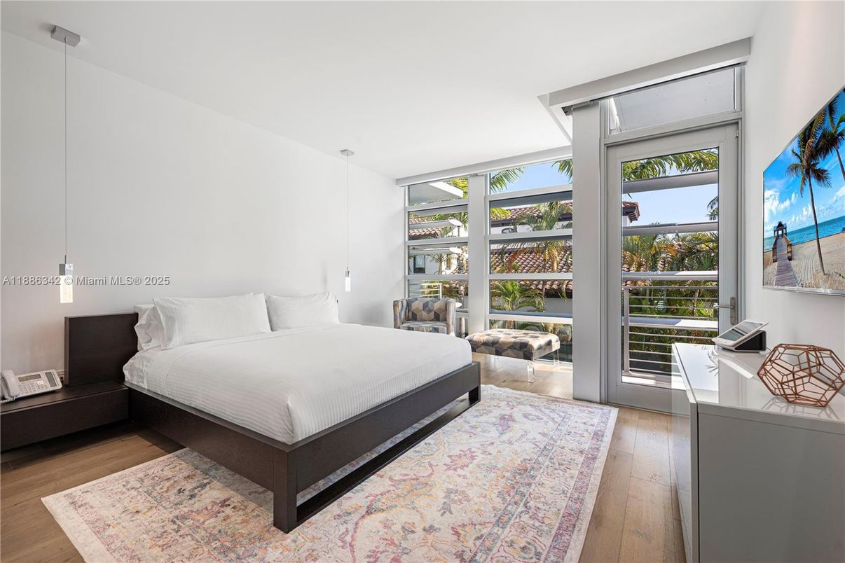 Bedroom, Interior, Pendant Lights, Wood Texture Flooring