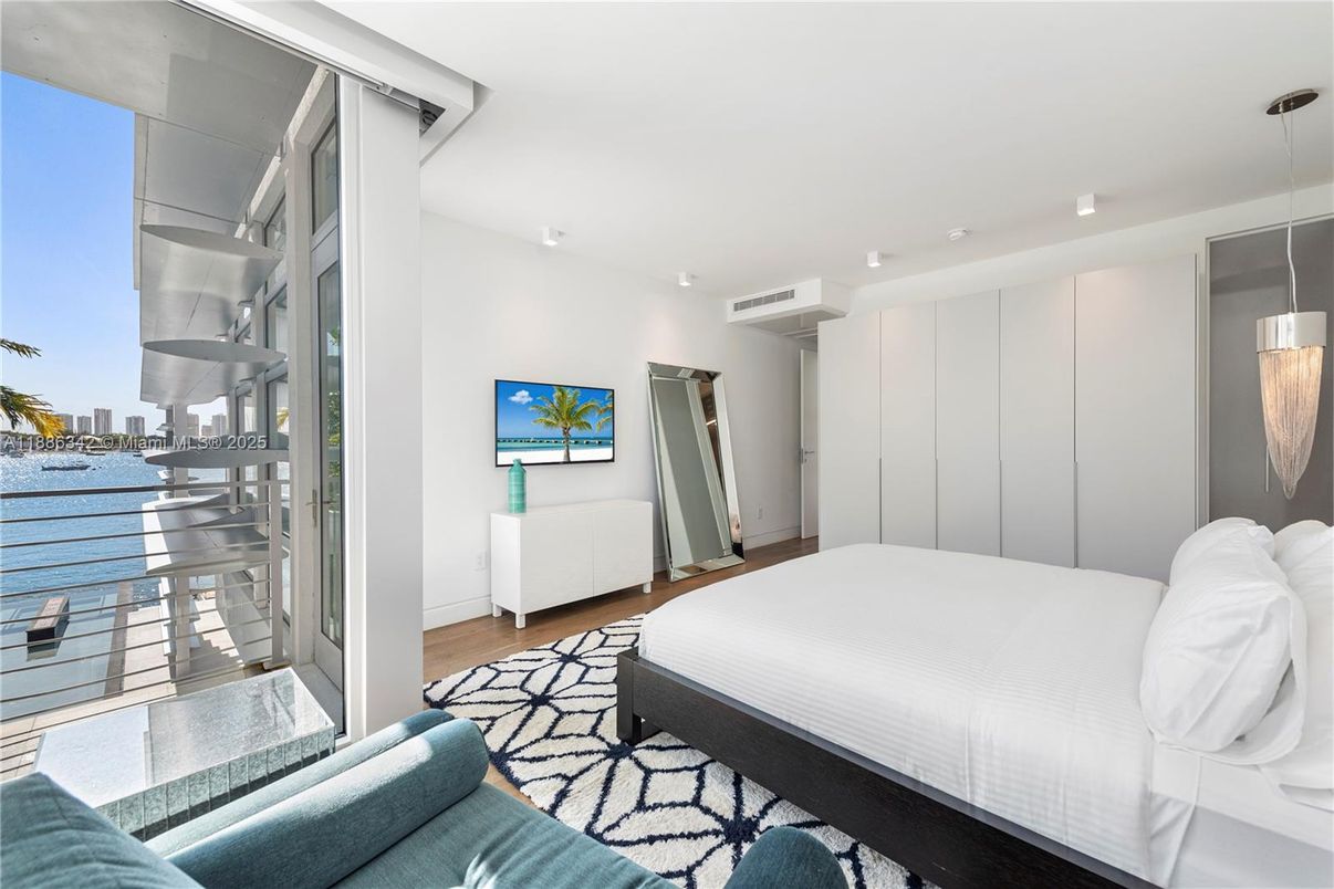 Bedroom, Interior, Recessed Lighting, Water, Wood Texture Flooring