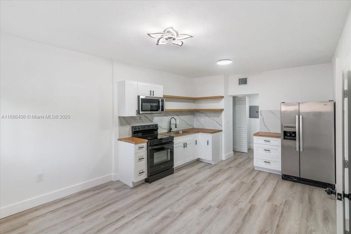 Interior, Kitchen, Stainless Steel Appliances, Wood Texture Flooring