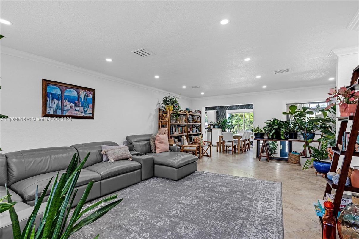 Dining room, Interior, Living room, Recessed Lighting