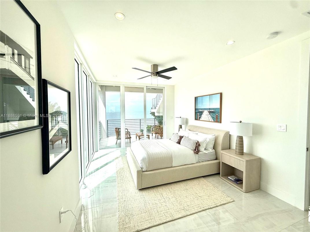 Bedroom, Interior, Recessed Lighting, Water