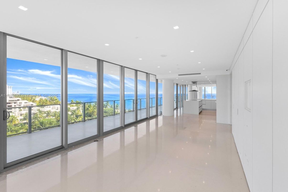 Empty room, Interior, Recessed Lighting, Water