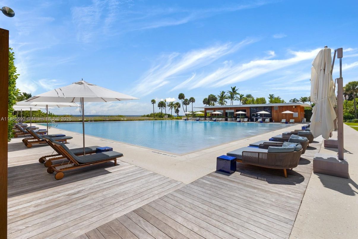 Exterior, Pool, Water