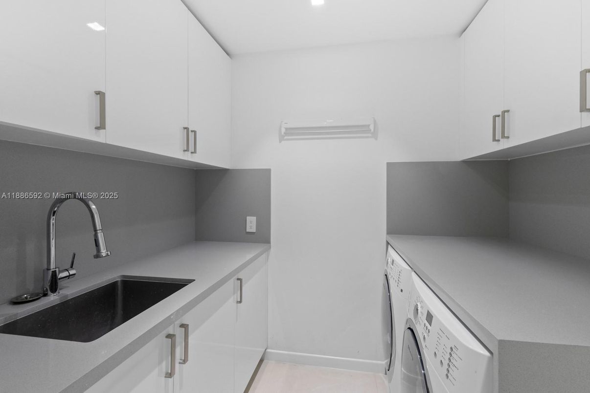 Interior, Recessed Lighting, Washer