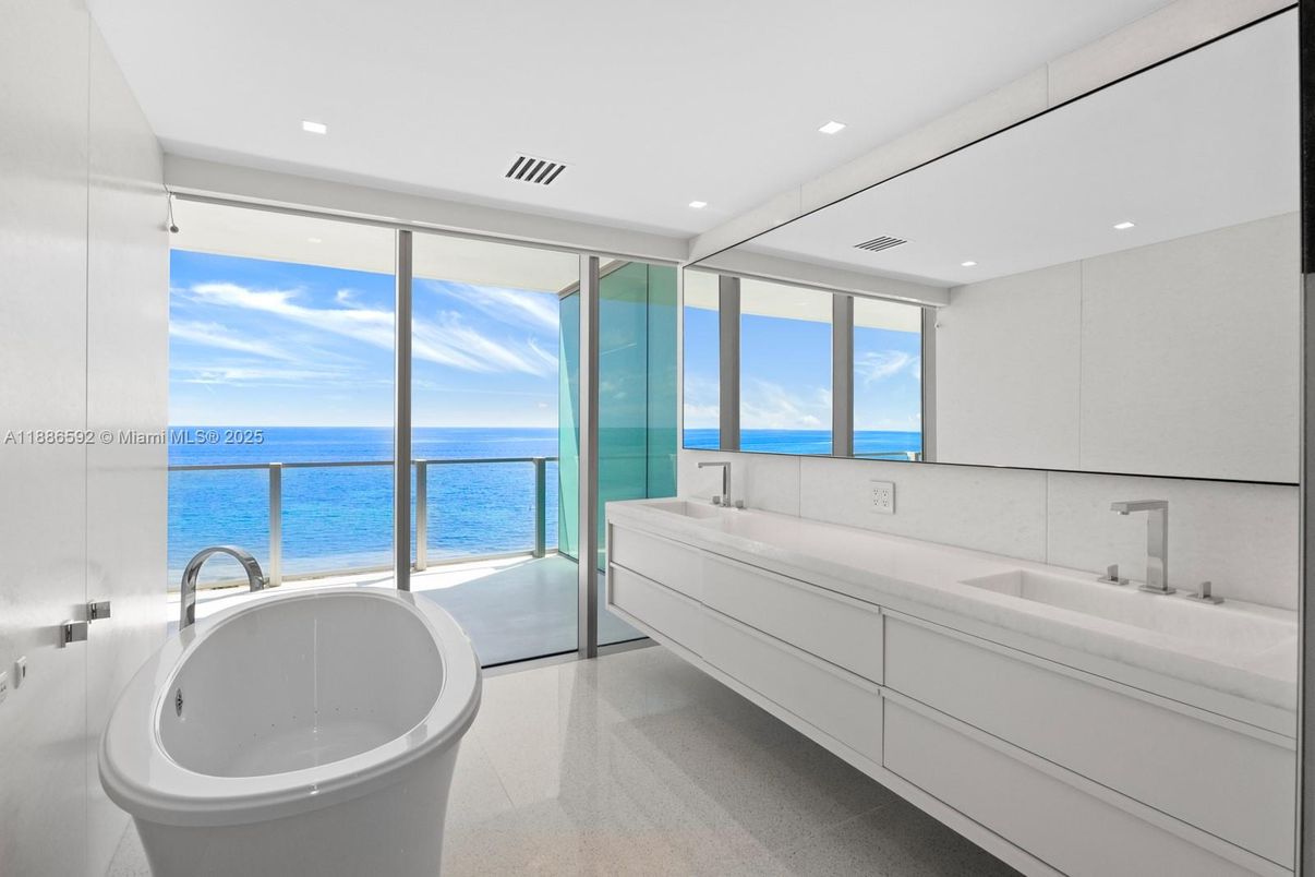 Bathroom, Dual Sink Vanities, Free Standing Baths, Interior, Recessed Lighting, Water
