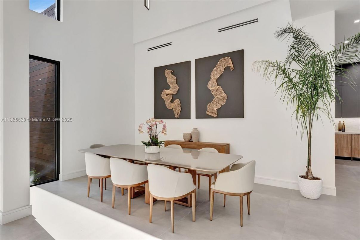 Dining room, Interior, Recessed Lighting