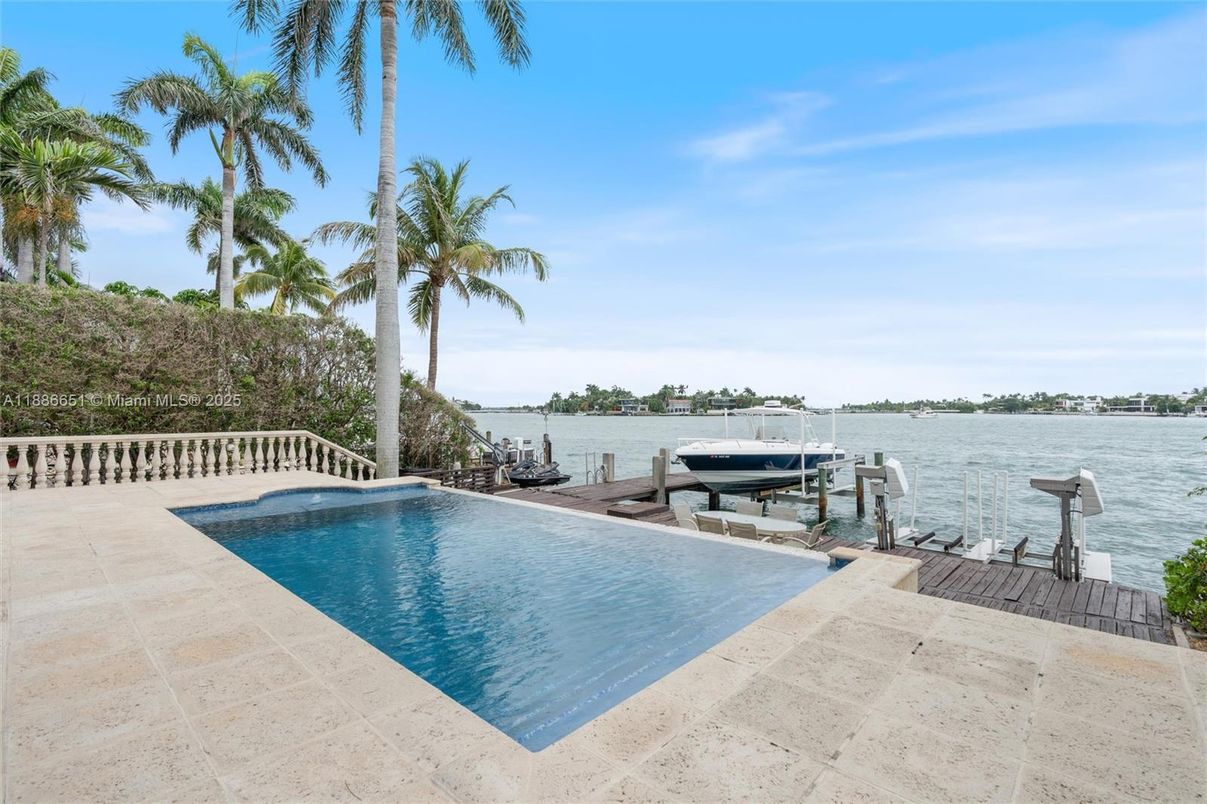 Exterior, Pool, Water