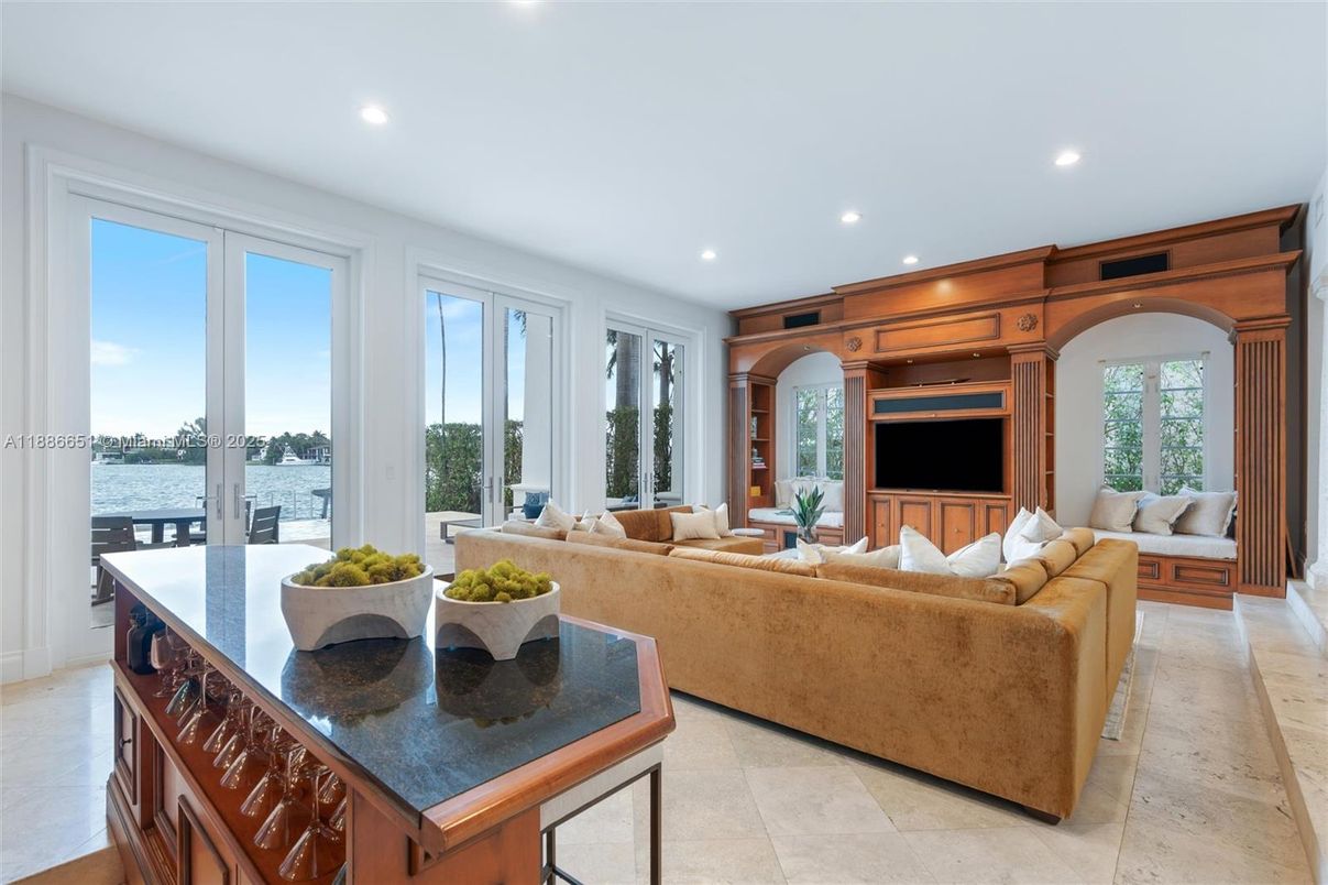 Interior, Living room, Recessed Lighting, Water