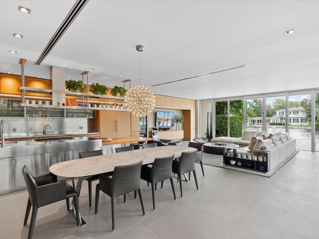 Chandelier, Dining room, Interior, Living room, Pendant Lights, Recessed Lighting