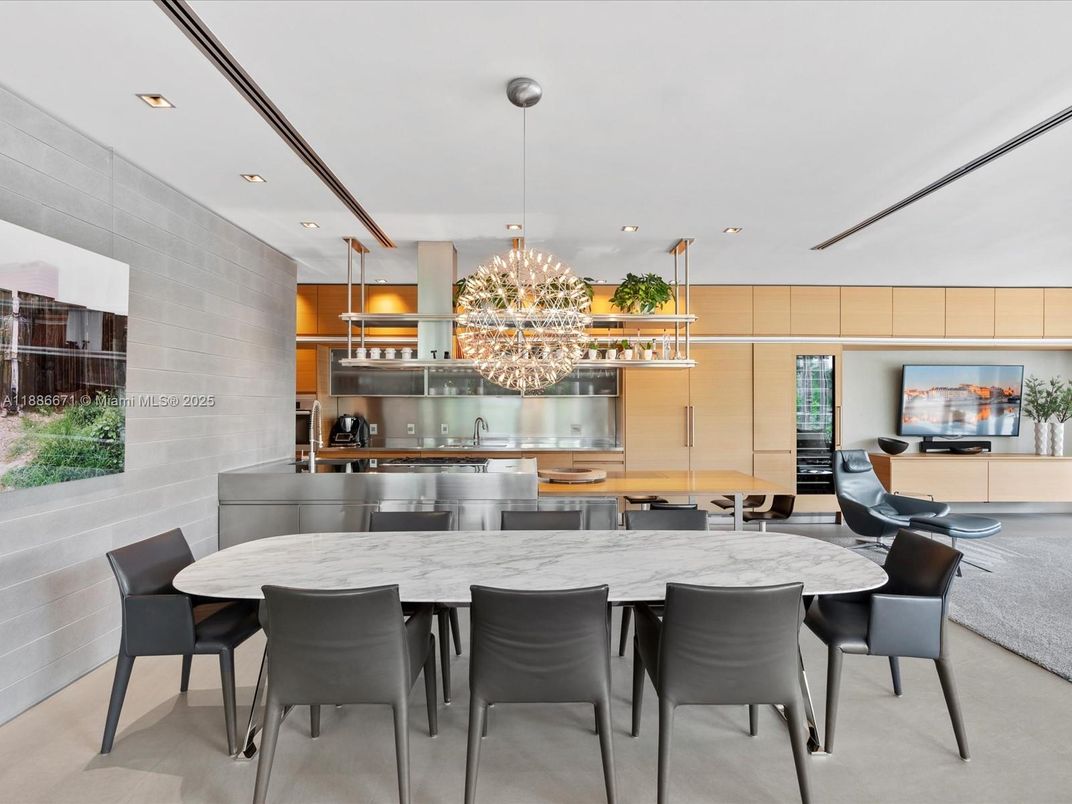 Dining room, Interior, Kitchen, Pendant Lights, Recessed Lighting, Stainless Steel Appliances