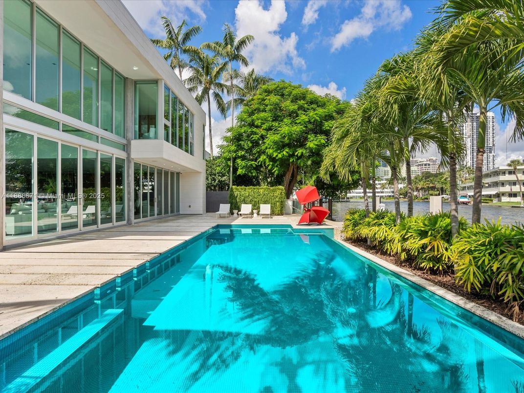 Exterior, Pool, Water