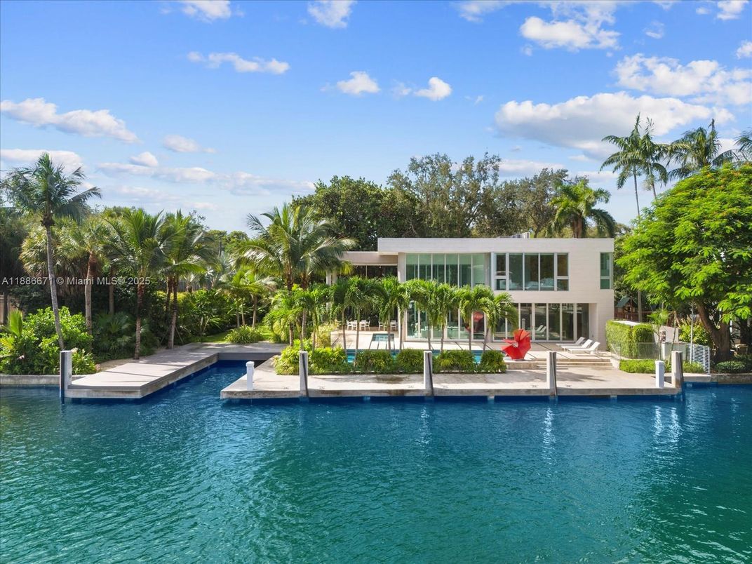 Exterior, Pool, Water