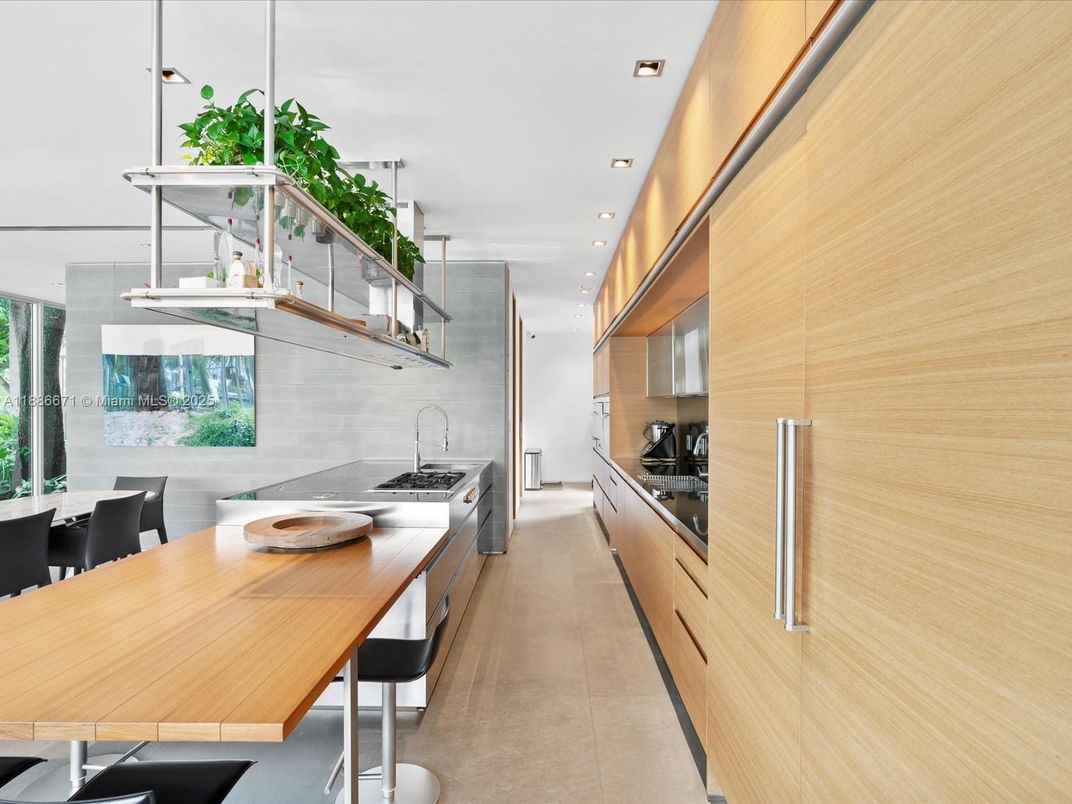 Dining room, Interior, Kitchen, Recessed Lighting, Stainless Steel Appliances