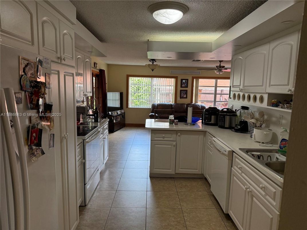 Interior, Kitchen, Living room
