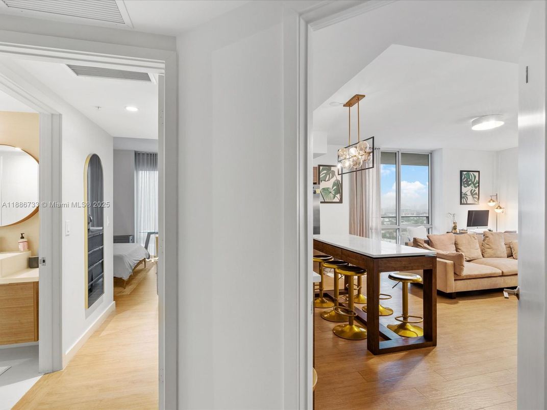 Dining room, Interior, Living room, Pendant Lights, Recessed Lighting, Wood Texture Flooring