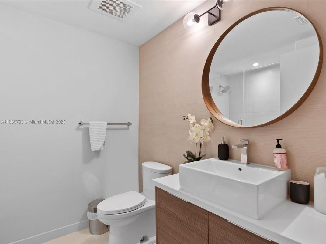 Bathroom, Interior, Recessed Lighting