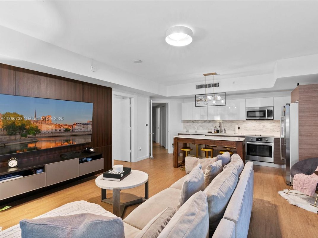 Interior, Kitchen, Living room, Pendant Lights, Stainless Steel Appliances, Wood Texture Flooring