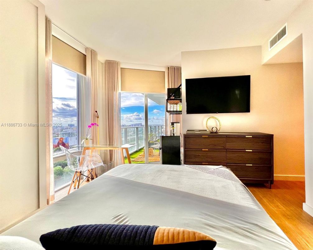 Bedroom, Interior, Water, Wood Texture Flooring