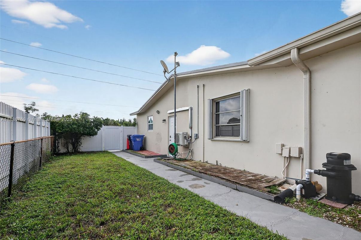 Backyard, Exterior