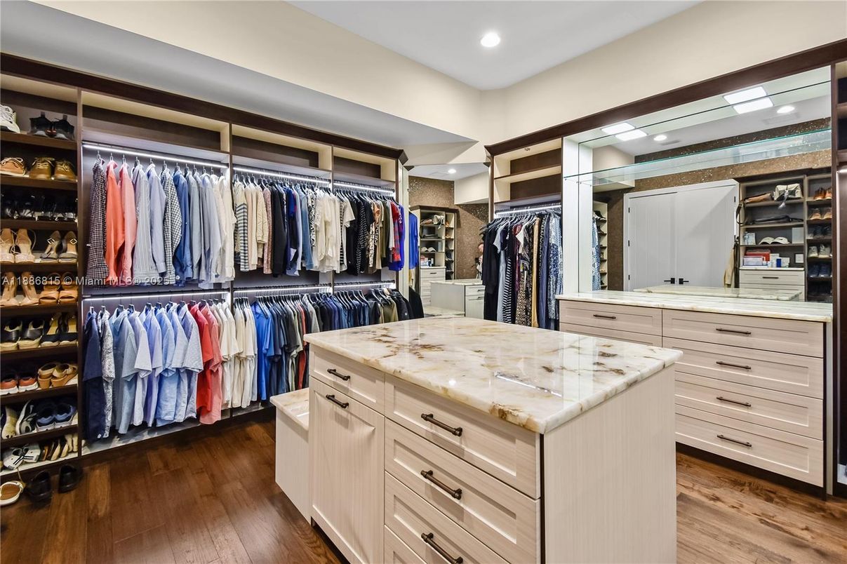 Interior, Recessed Lighting, Walk-in Closets, Wood Texture Flooring