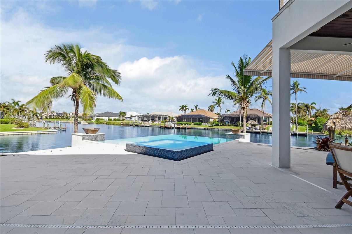 Exterior, Pool, Water