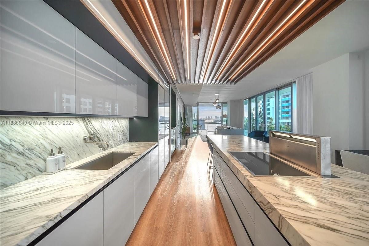 Interior, Kitchen, Pendant Lights, Wood Texture Flooring