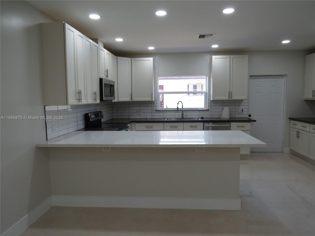 Interior, Kitchen, Recessed Lighting