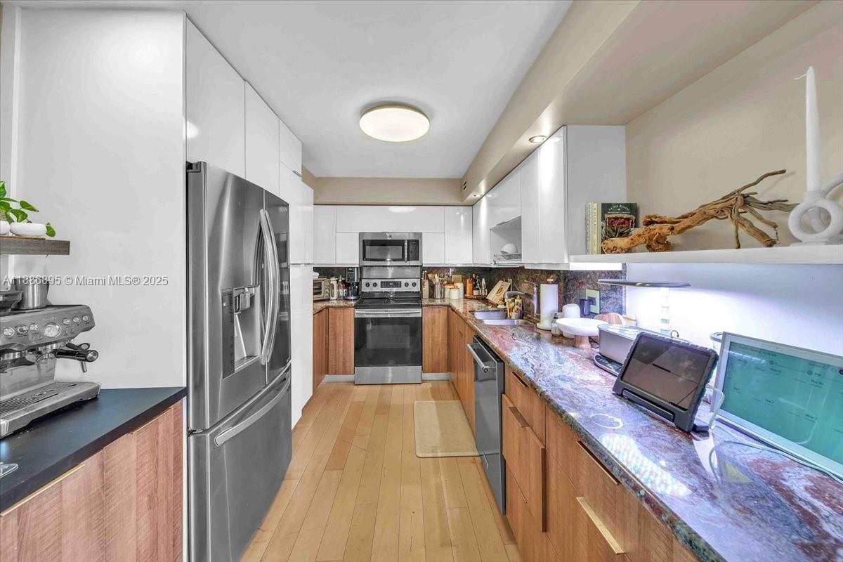 Interior, Kitchen, Stainless Steel Appliances, Wood Texture Flooring