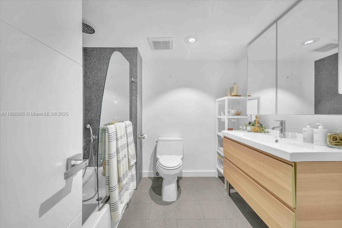 Bathroom, Interior, Recessed Lighting