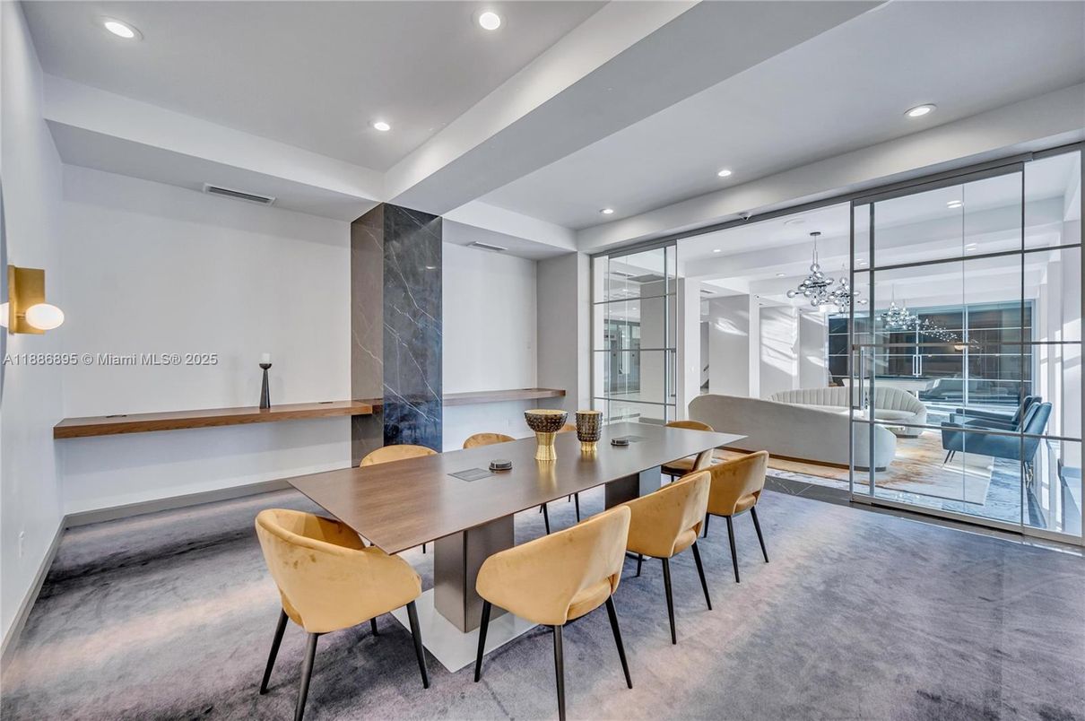 Dining room, Interior, Recessed Lighting