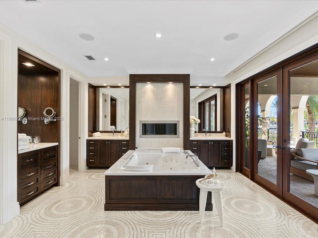 Bathroom, Fireplace, Interior, Recessed Lighting
