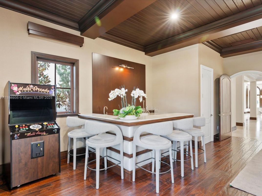 Dining room, Interior, Recessed Lighting, Wooden Beams, Wooden Ceilings, Wood Texture Flooring