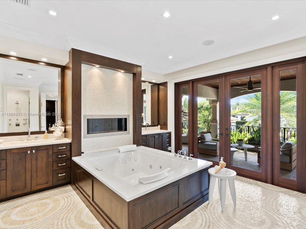 Bathroom, Fireplace, Interior, Recessed Lighting