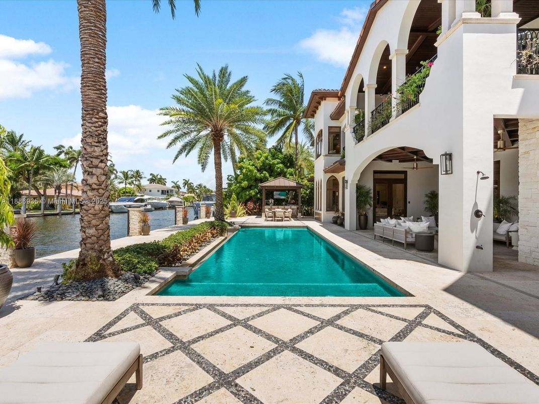 Exterior, Pool, Water