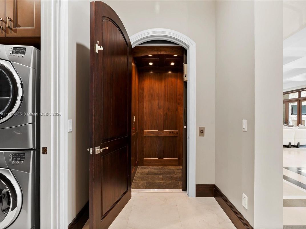 Interior, Sauna Room, Washer