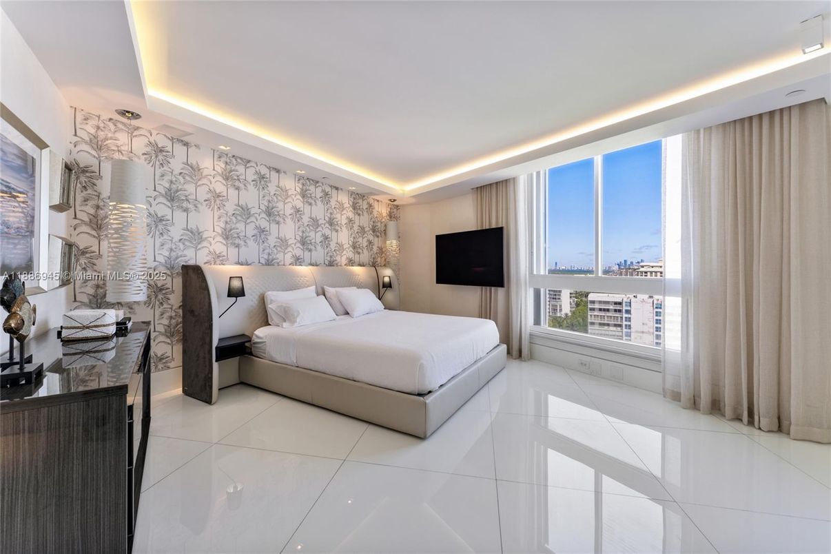 Bedroom, Interior, Recessed Lighting, Water