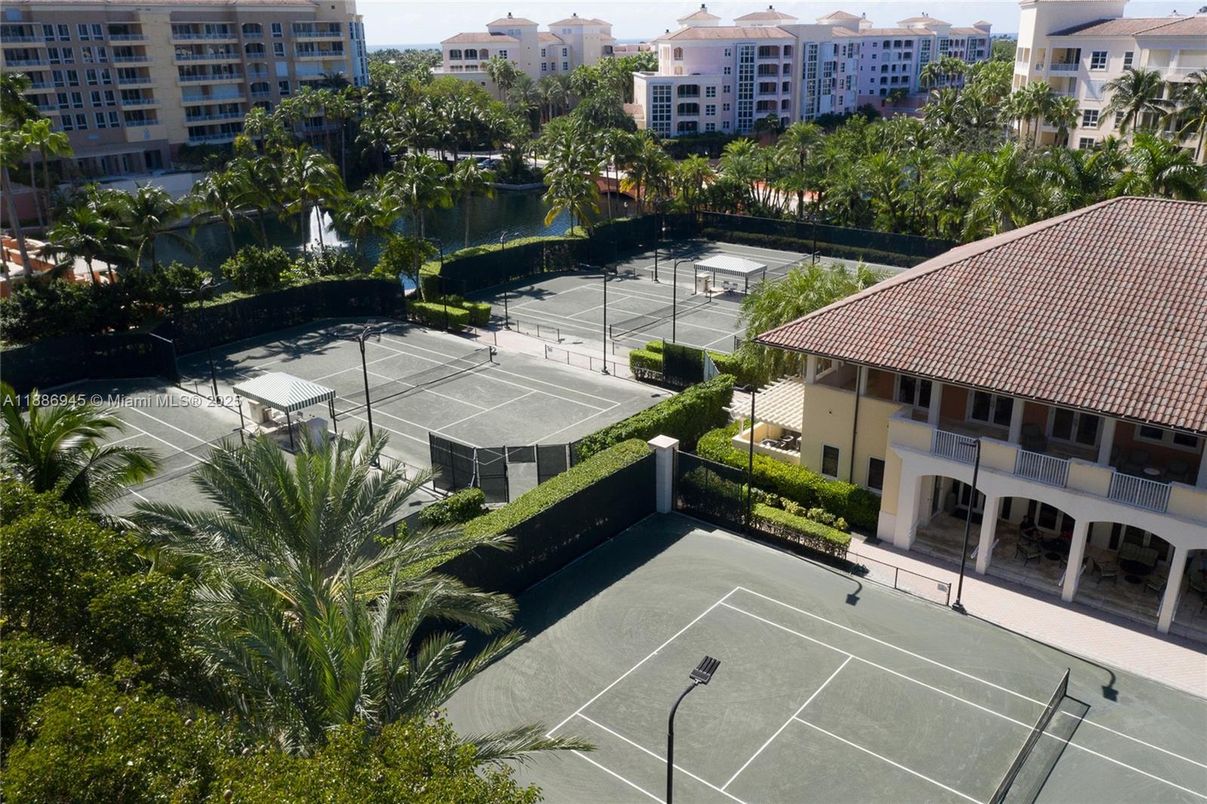 Exterior, Tennis Courts