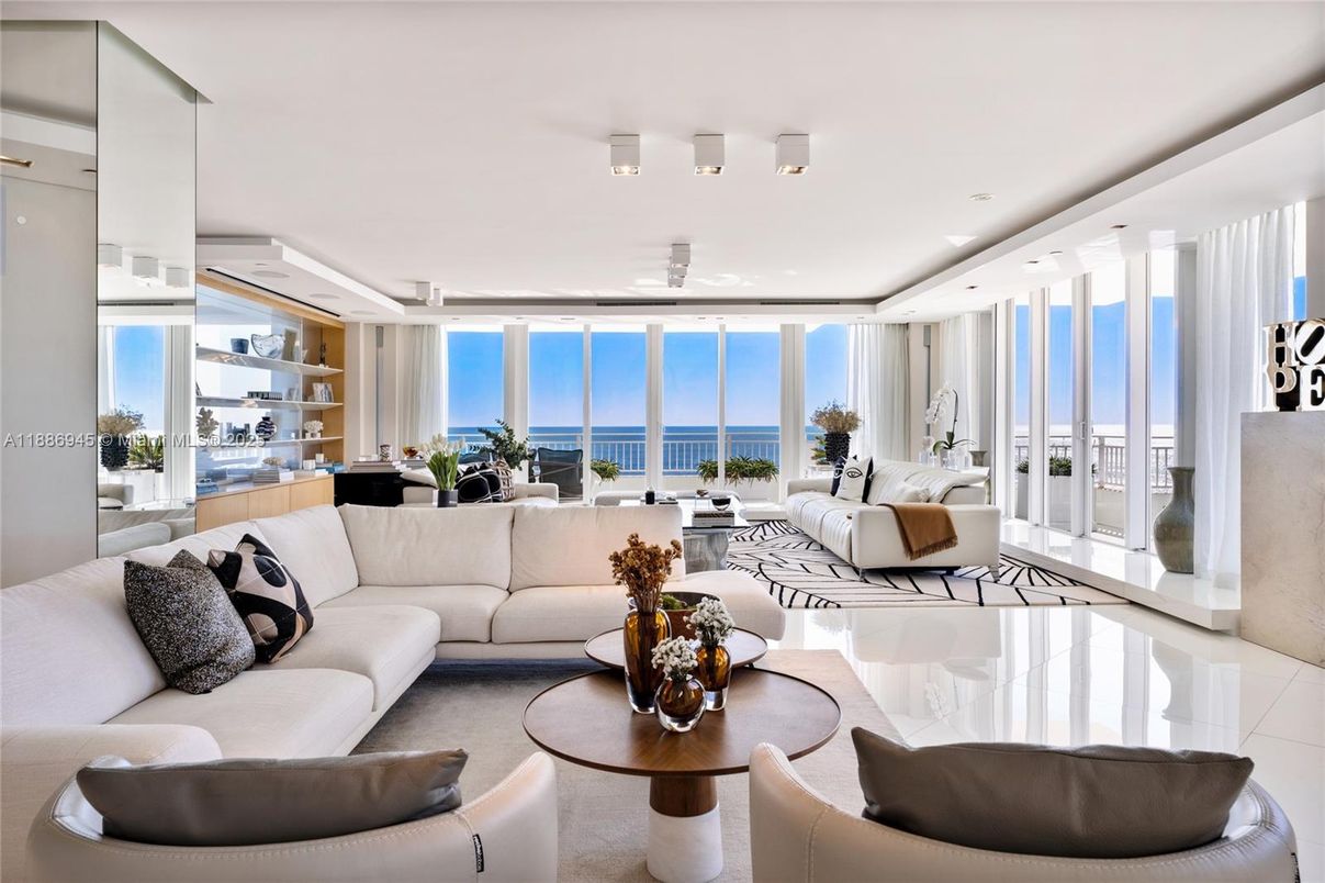 Interior, Living room, Recessed Lighting, Water