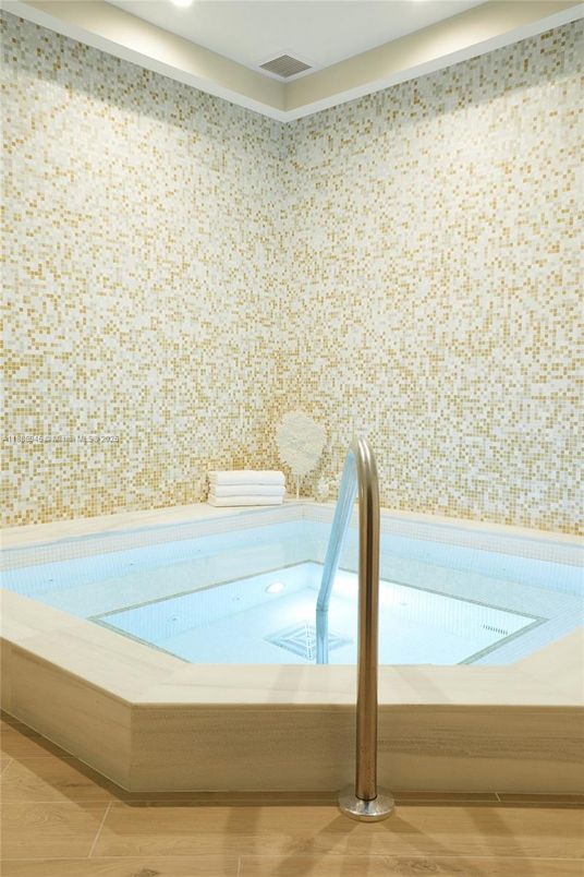 Interior, Pool, Recessed Lighting