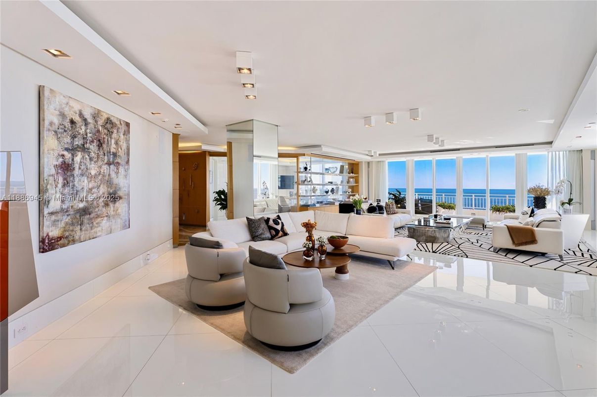 Dining room, Interior, Living room, Recessed Lighting, Water