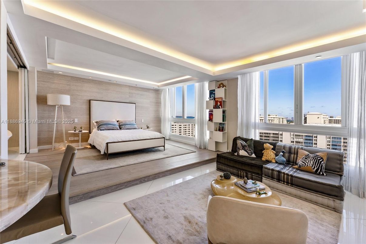 Bedroom, Interior, Living room, Recessed Lighting