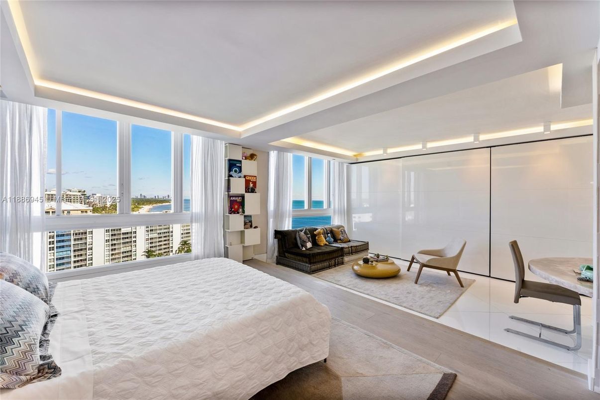 Bedroom, Interior, Water