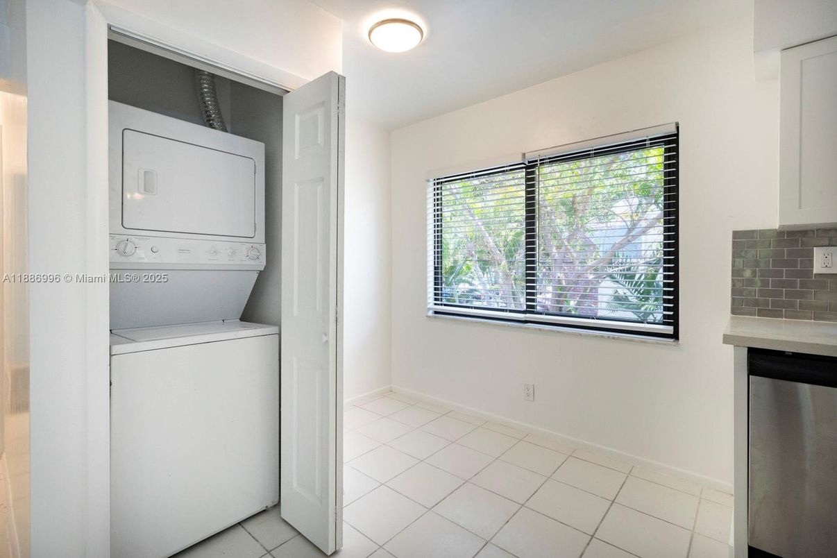 Interior, Utility Closets, Washer
