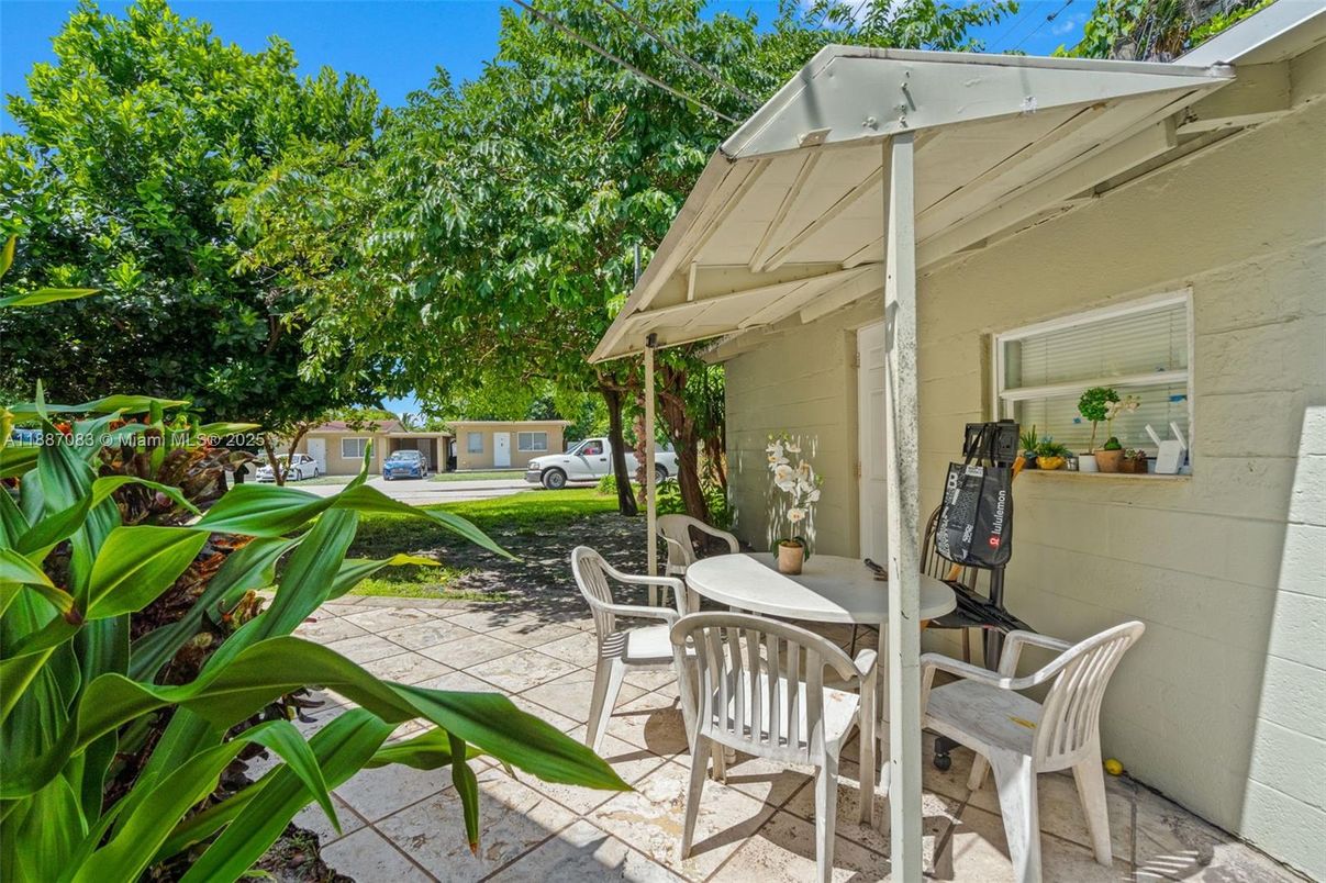 Backyard, Exterior