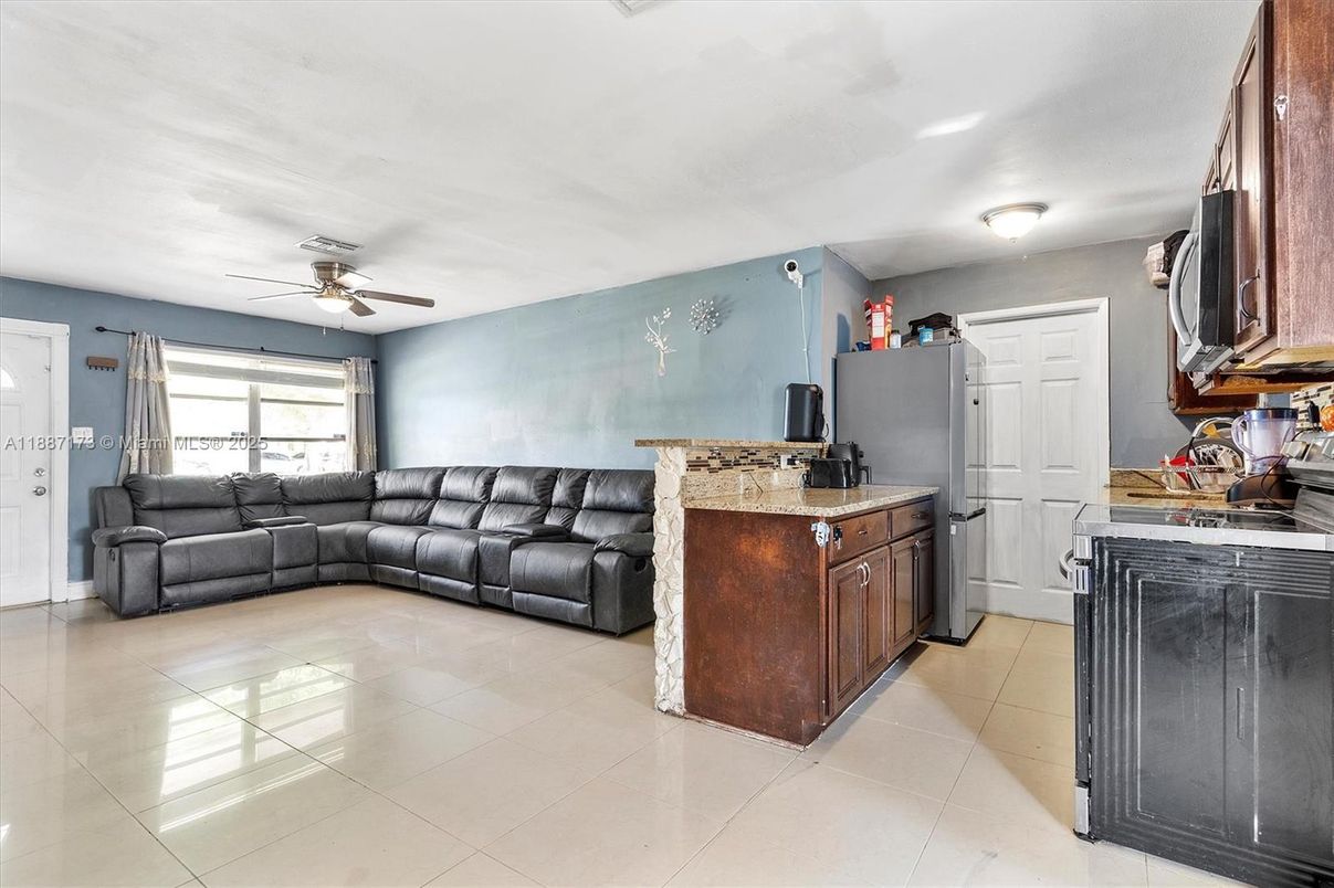 Interior, Kitchen, Living room