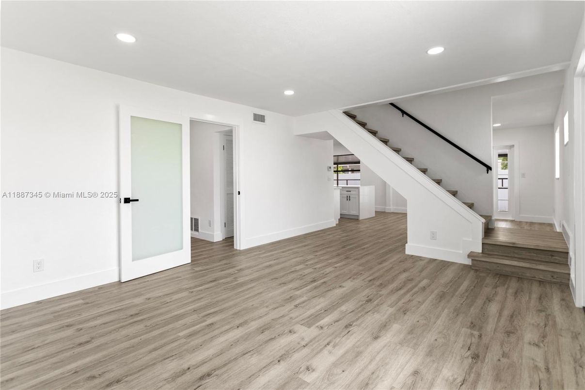 Empty room, Interior, Recessed Lighting, Wood Texture Flooring